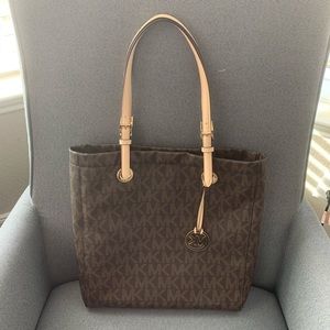 Michael kors shoulder bag
